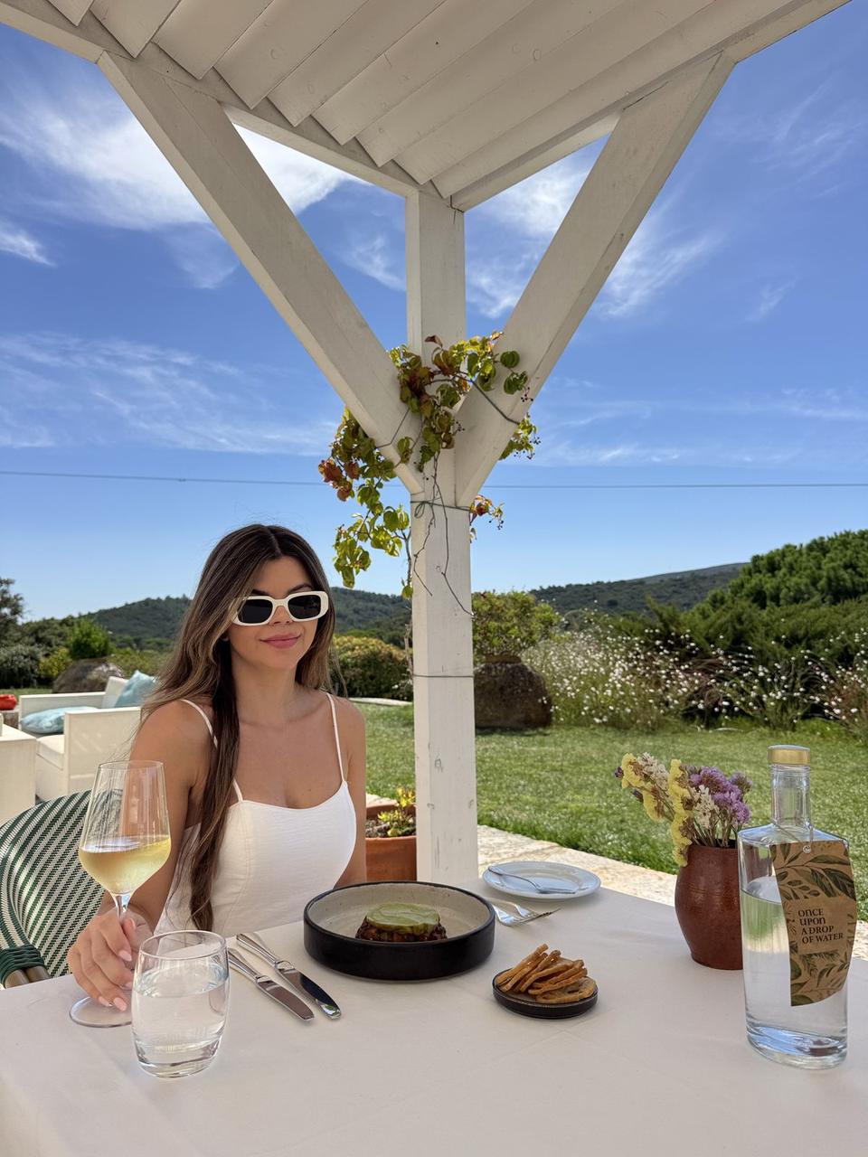 Juliana at lunch on the terrace of Zimbral at Casa Palmela